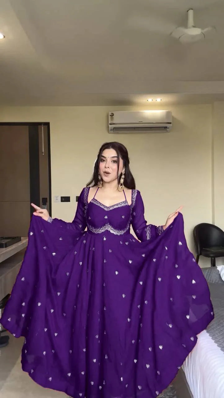 LadyVastara Royal Look Anarkali Set with Heavy Flair & Lace Dupatta