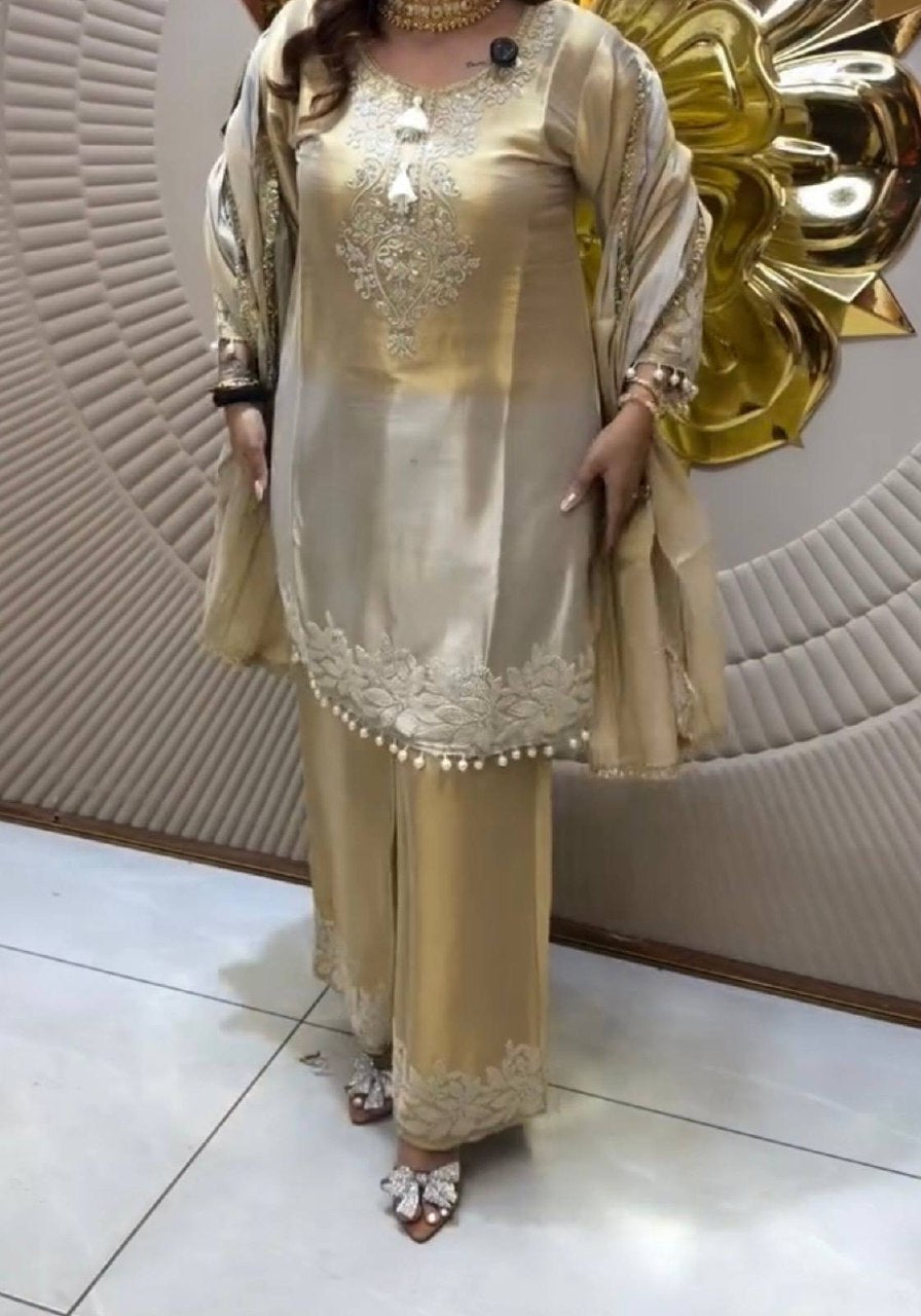 LadyVastara Luxury Dual Tone Banarasi Silk Set with Sequence Work