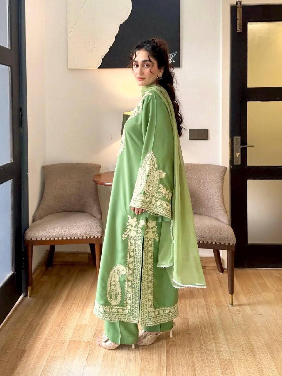 Ladyvastara Modern Ethnic Wear Organza Suit Set for Women