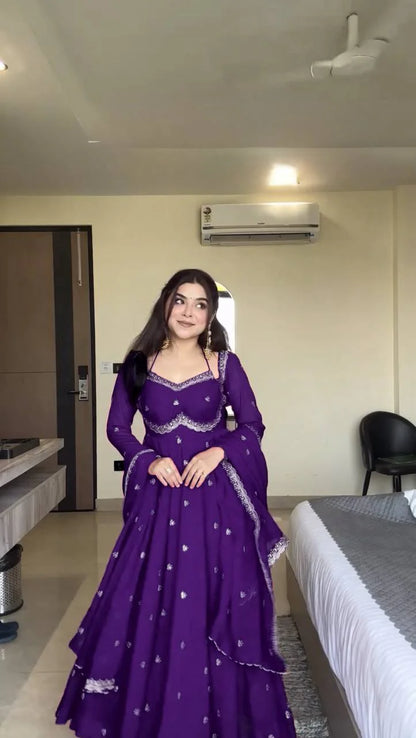 LadyVastara Royal Look Anarkali Set with Heavy Flair & Lace Dupatta