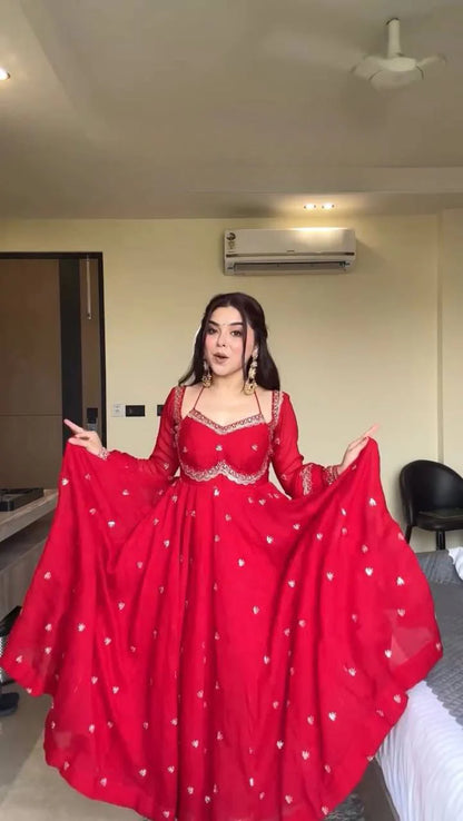 LadyVastara Royal Look Anarkali Set with Heavy Flair & Lace Dupatta