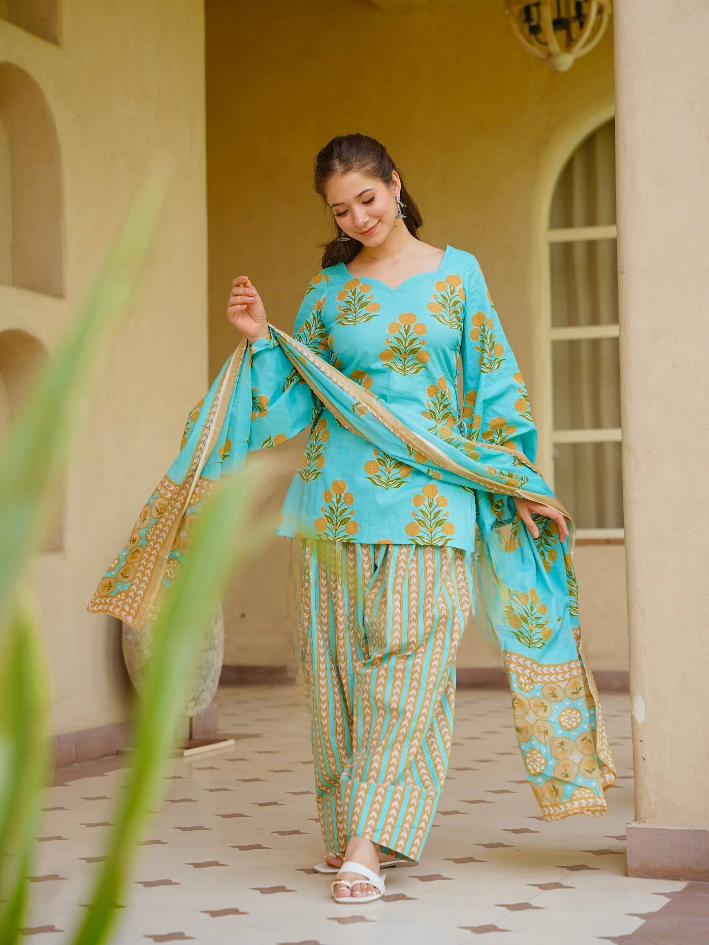 LadyVastara Designer Cambric Cotton Kurta Farshi Pant Co-Ord Set