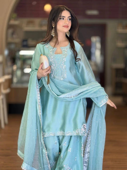 Lady Vastara Premium Silk Suit That Turns Heads