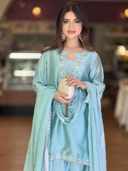 Lady Vastara Premium Silk Suit That Turns Heads