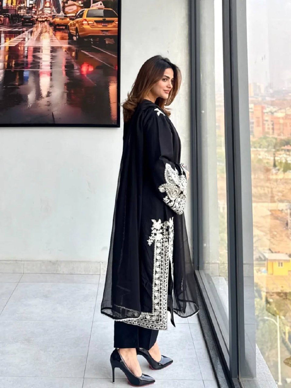 Ladyvastara Modern Ethnic Wear Organza Suit Set for Women